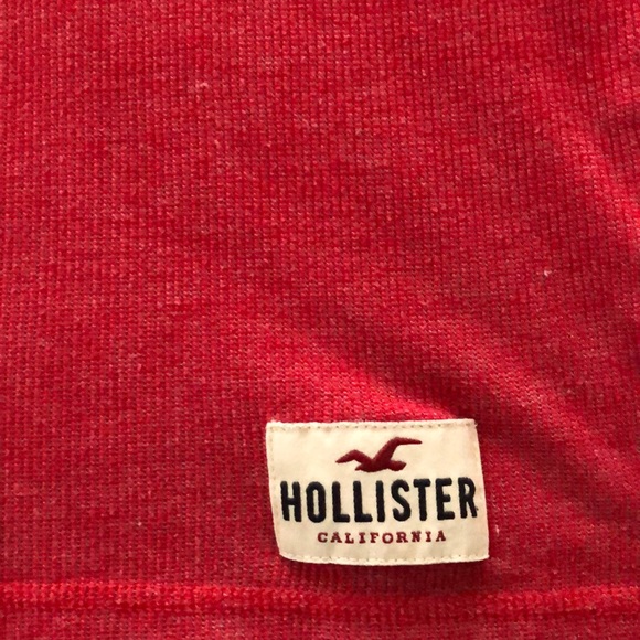 Hollister - Long Sleeve in Red - Picture 2 of 3